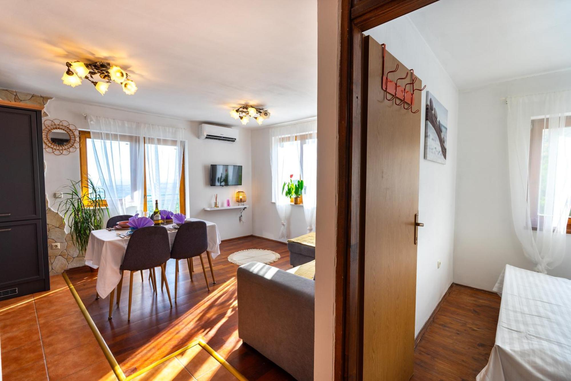 Olive Garden House In Zrnovnica With A View & Bbq Villa Eksteriør billede